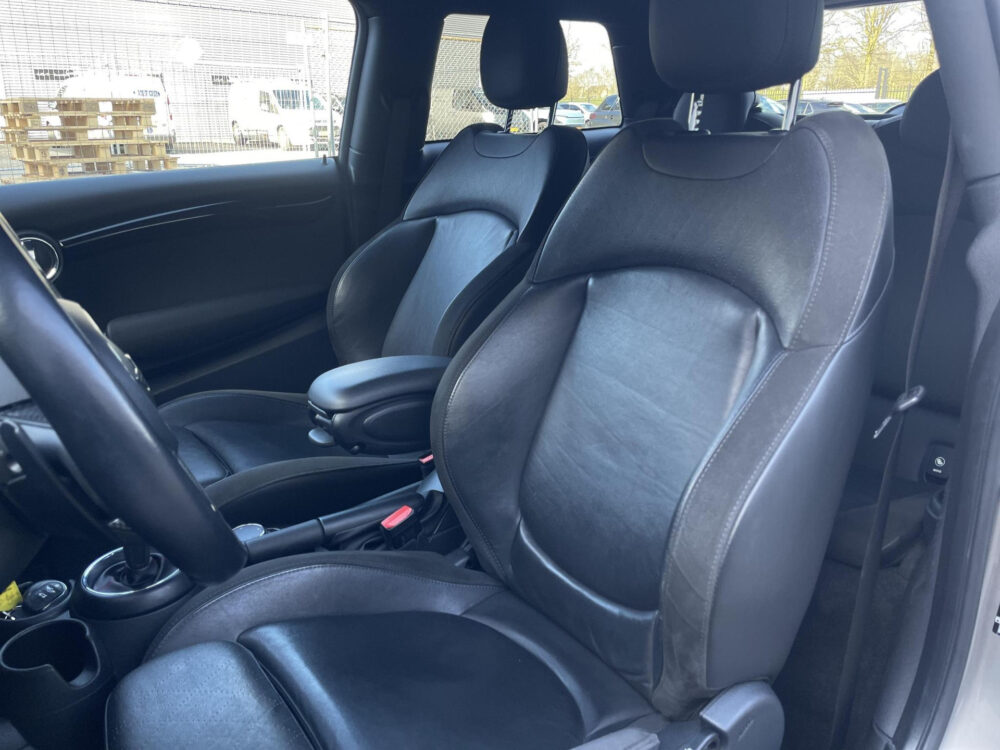 Mini Mini 2.0 Cooper S | John cooper works | Harman Kardon | Achteruitrijcamera |