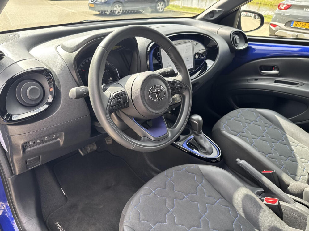 Toyota Aygo X 1.0 VVT-i S-CVT Envy tot 10 jr Fabrieksgarantie | Navigatie | Achteruitrijcamera | Trekhaak