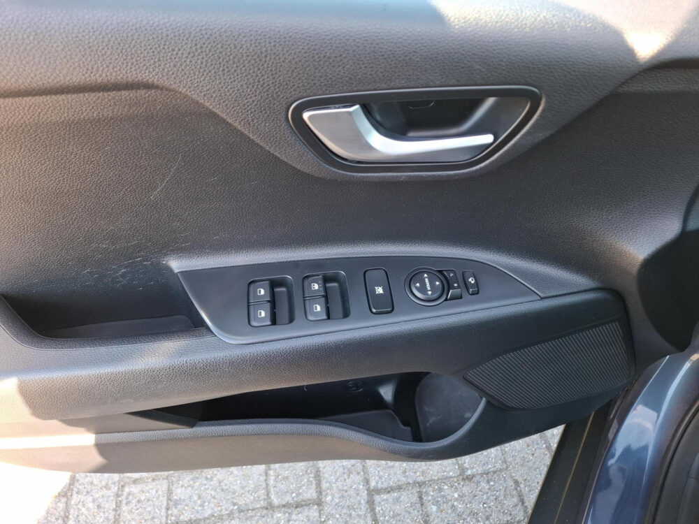 Kia Stonic 1.0 T-GDi DynamicLine  120pk | 17inch | Climatronic | Keyless