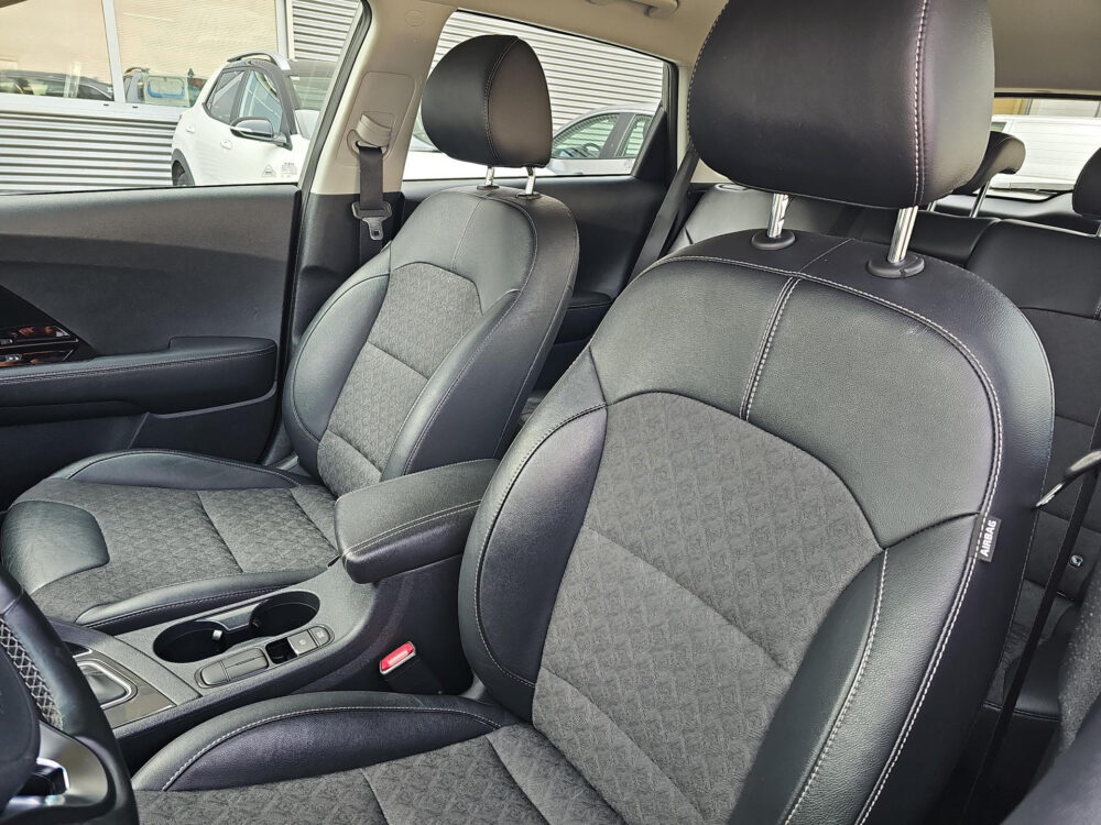 Kia Niro 1.6 GDi Hybrid DynamicLine Navigatie | Camera
