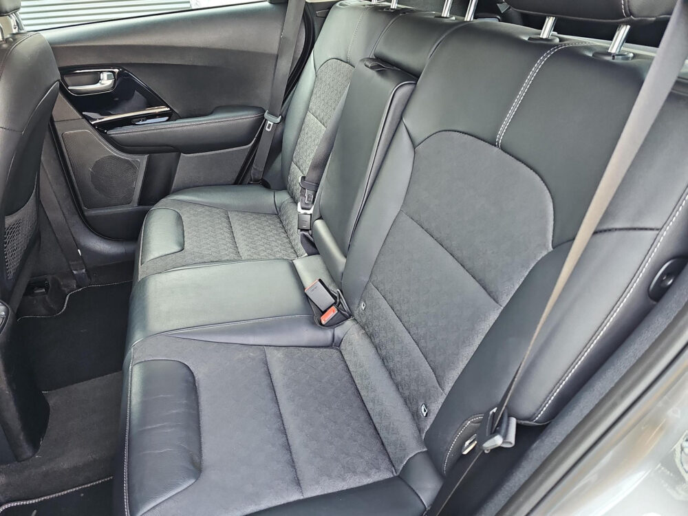 Kia Niro 1.6 GDi Hybrid DynamicLine Navigatie | Camera