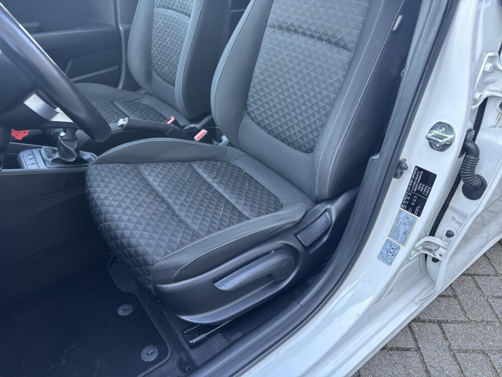 Kia Rio 1.0 TGDI ComfortPlusLine Navigator | Navigatie | Camera | Parkeersensoren | Apple Carplay | Licht metalen velgen