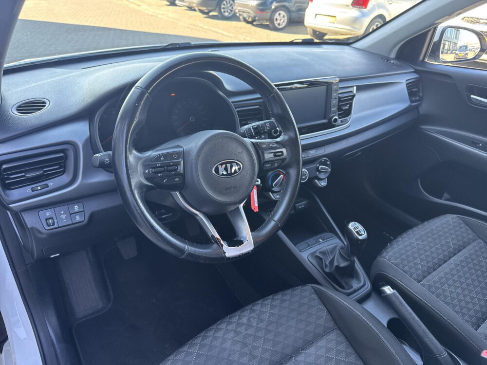 Kia Rio 1.0 TGDI ComfortPlusLine Navigator | Navigatie | Camera | Parkeersensoren | Apple Carplay | Licht metalen velgen