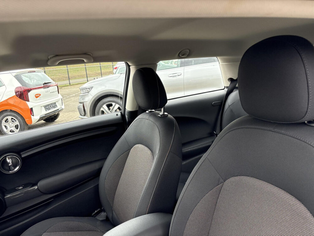 Mini Mini 1.5 Cooper Salt Business 82.000km | TopStaat | Trekhaak afneembaar