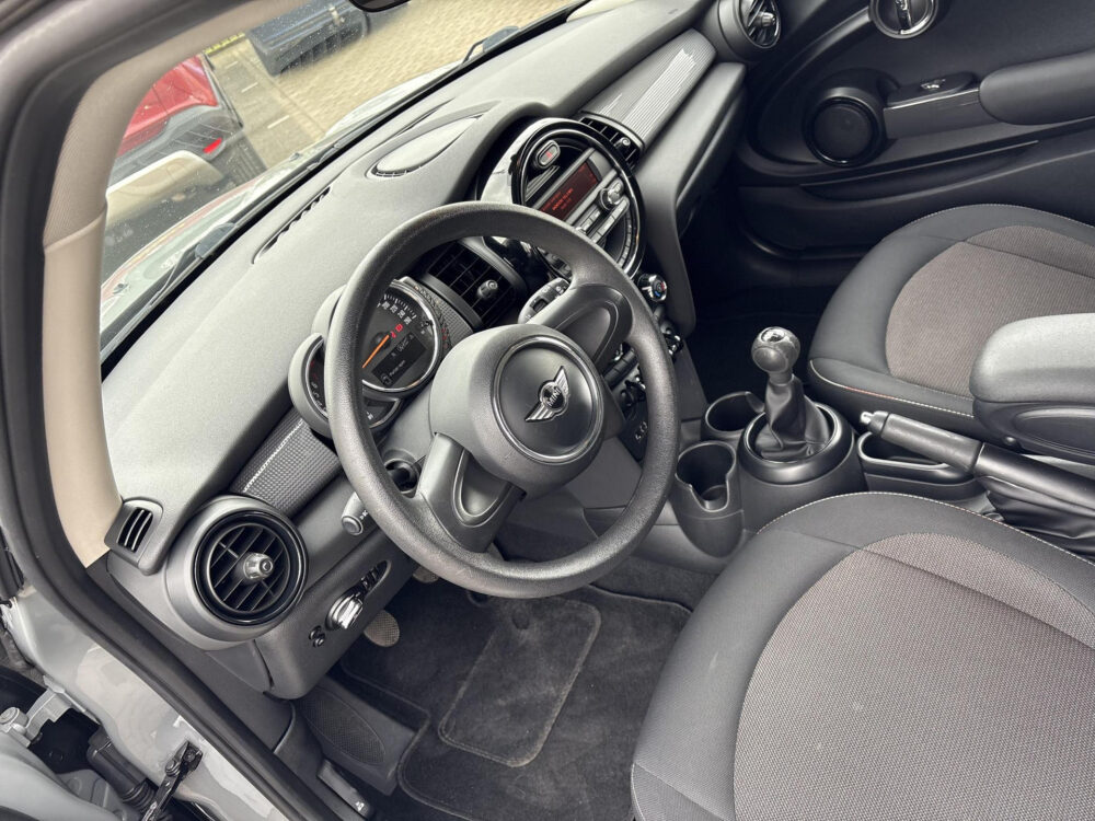 Mini Mini 1.5 Cooper Salt Business 82.000km | TopStaat | Trekhaak afneembaar