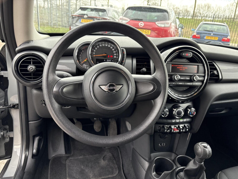 Mini Mini 1.5 Cooper Salt Business 82.000km | TopStaat | Trekhaak afneembaar