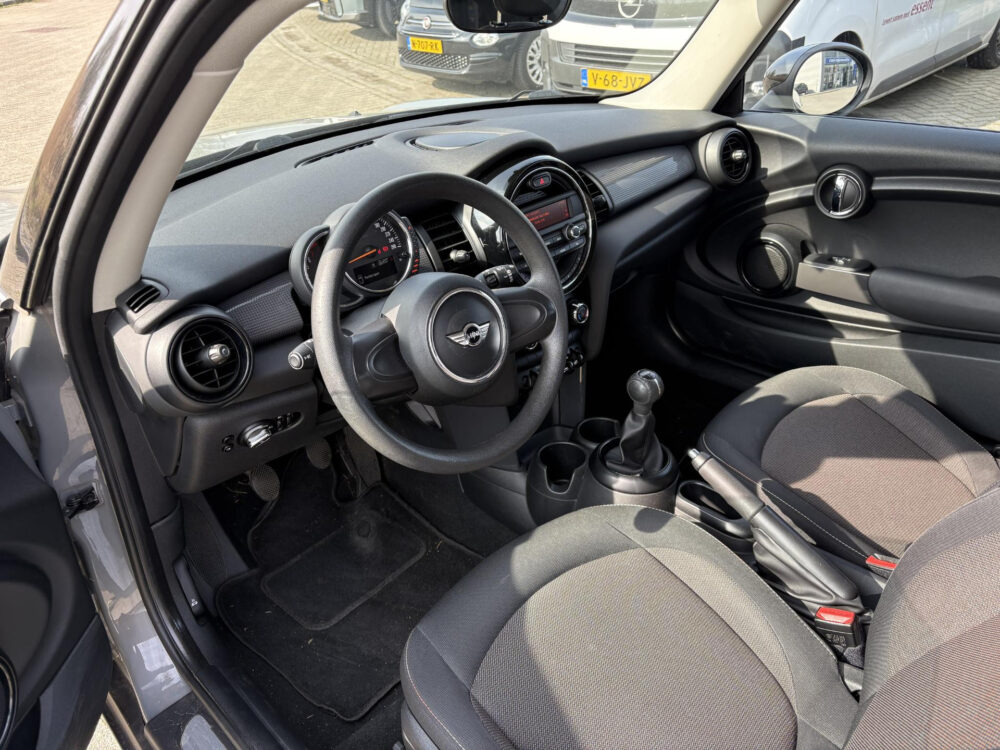 Mini Mini 1.5 Cooper Salt Business 82.000km | TopStaat | Trekhaak afneembaar