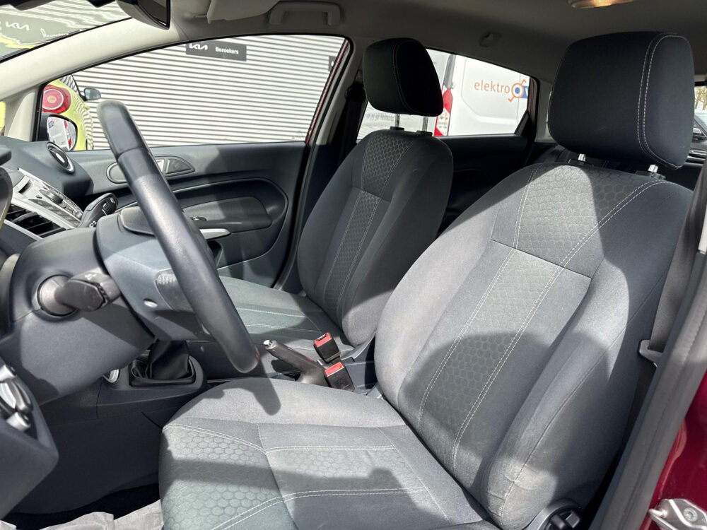 Ford Fiesta 1.6 Titanium | Rijklaarprijs | Trekhaak |