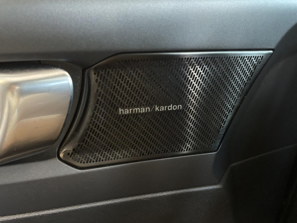 52404766-volvo-xc40-1-5-t5-recharge-r-design-btw-alcantara-harman-kardon-trekhaak-2022