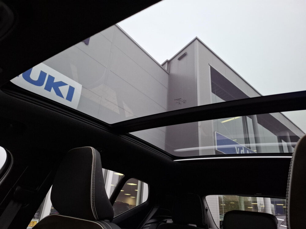 Volvo XC40 1.5 T5 Recharge R-Design | BTW  | Alcantara | Harman Kardon |Trekhaak |