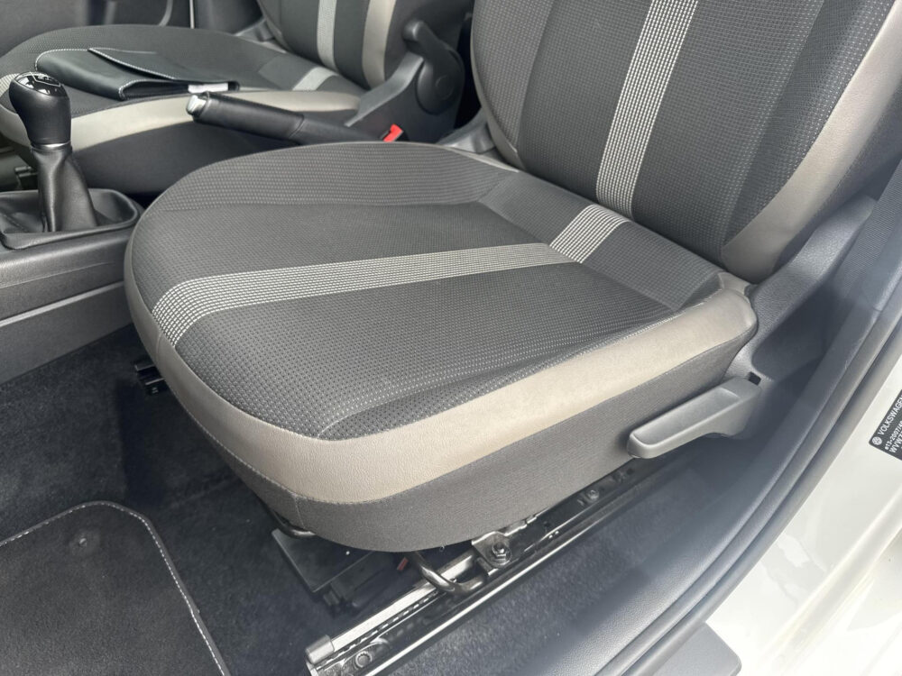 Volkswagen Up! 1.0 TSI BMT high up! 90 pk 1e Eig. achteruitrijcamera | Stoelverwarming | 1e Eigenaar |parkeersensoren | 90 pk motor ! | Cruise Control