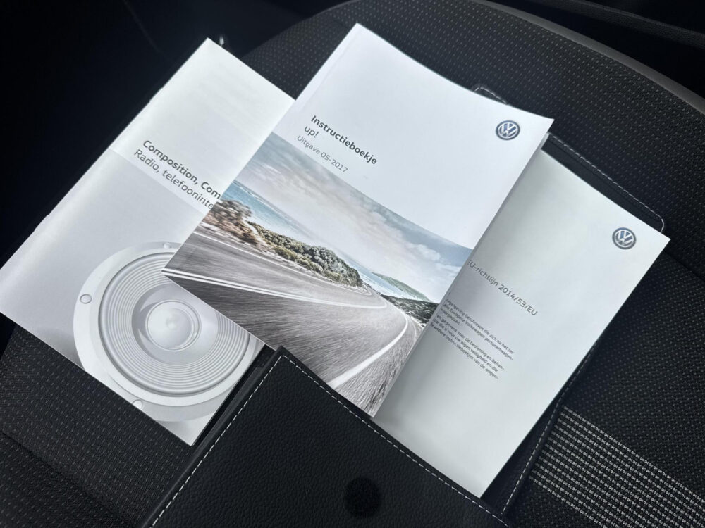 Volkswagen Up! 1.0 TSI BMT high up! 90 pk 1e Eig. achteruitrijcamera | Stoelverwarming | 1e Eigenaar |parkeersensoren | 90 pk motor ! | Cruise Control