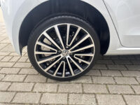 Volkswagen Up! 1.0 TSI BMT high up! 90 pk 1e Eig. achteruitrijcamera | Stoelverwarming | 1e Eigenaar |parkeersensoren | 90 pk motor ! | Cruise Control