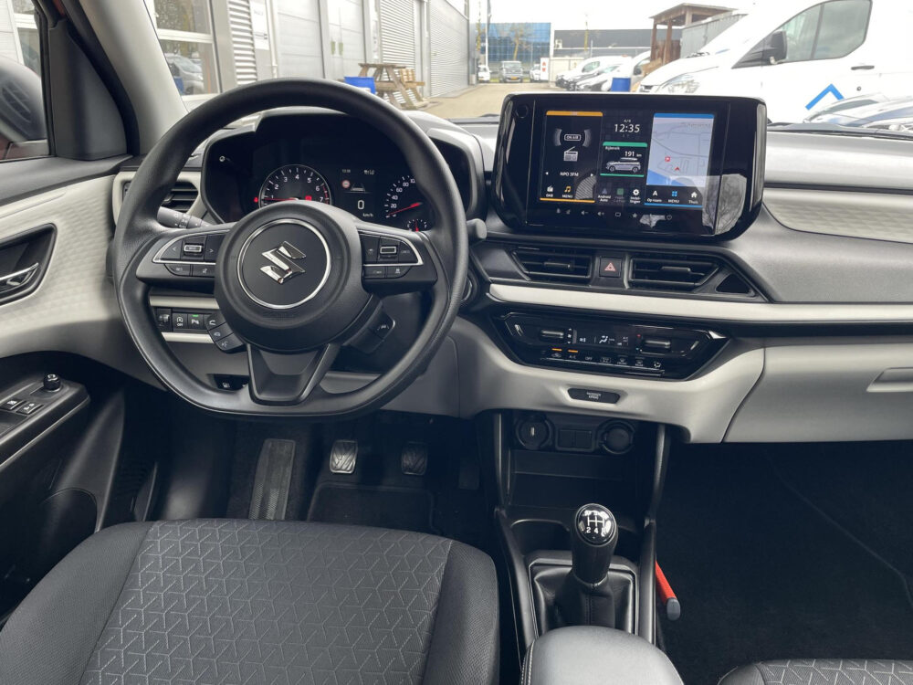 Suzuki Swift 1.2 Comfort Smart Hybrid Fabrieksgarantie tot 2035 | Navigatie | Cruise Control | 16′ LMV