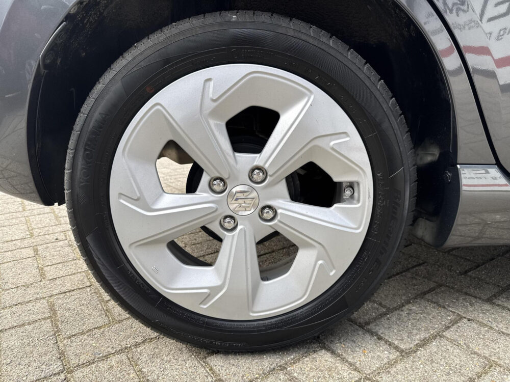 Suzuki Swift 1.2 Select Smart Hybrid Tot 10 jaar Garantie | CVT Automaat | Navigatie | Achteruitrijcamera