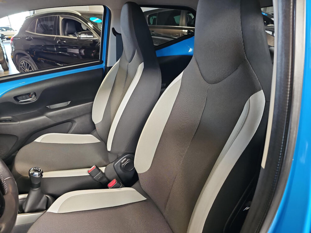 Toyota Aygo 1.0 VVT-i x-play Airco | Camera | Cruise