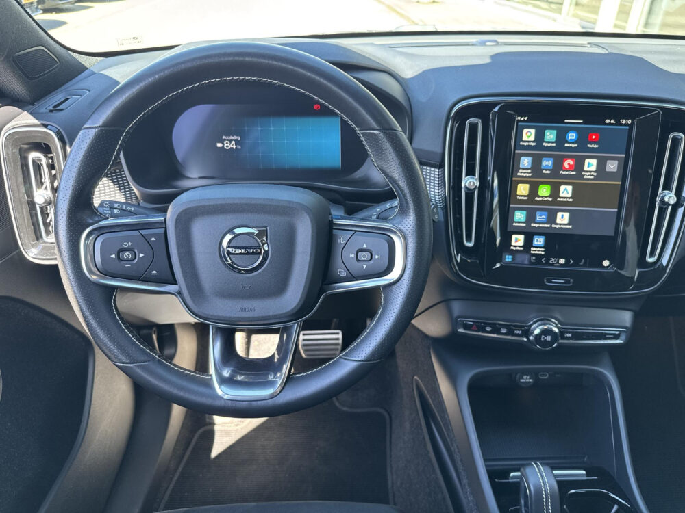 Volvo XC40 Recharge P8 AWD R-Design | Leder en Alcantara | Elektrische klep |