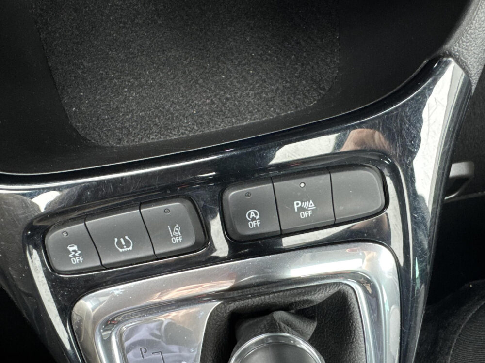 Opel Crossland X 1.2 Turbo Ultimate Automaat | Navigatie | Camera | Stoel + Stuurverwarming | Trekhaak | Parkeersensoren | Panoramadak