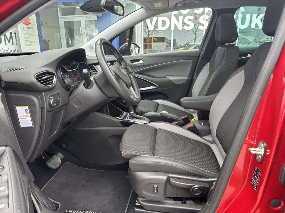 Opel Crossland X 1.2 Turbo Ultimate Automaat | Navigatie | Camera | Stoel + Stuurverwarming | Trekhaak | Parkeersensoren | Panoramadak