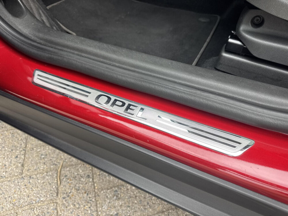 Opel Crossland X 1.2 Turbo Ultimate Automaat | Navigatie | Camera | Stoel + Stuurverwarming | Trekhaak | Parkeersensoren | Panoramadak