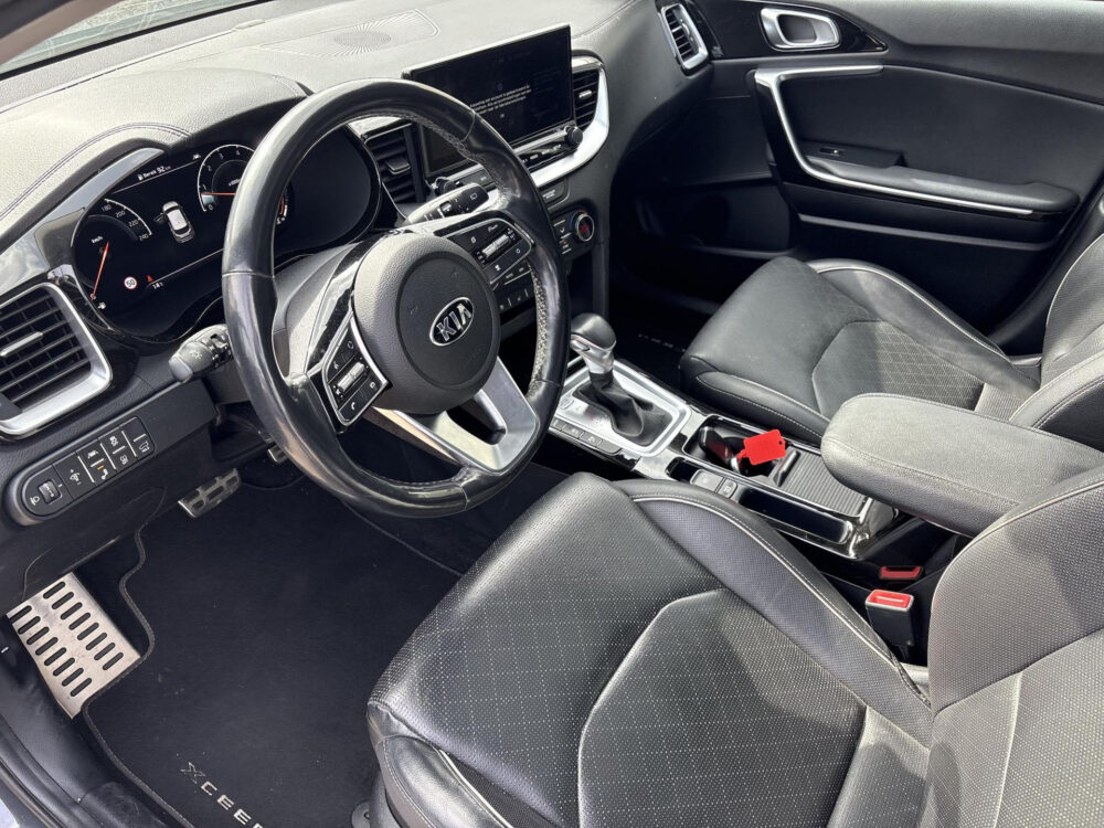 Kia XCeed 1.4 T-GDi ExecutiveLine AUTOMAAT | 1e eigenaar | Dealeronderhouden | 18inch | PanoDak | TopStaat