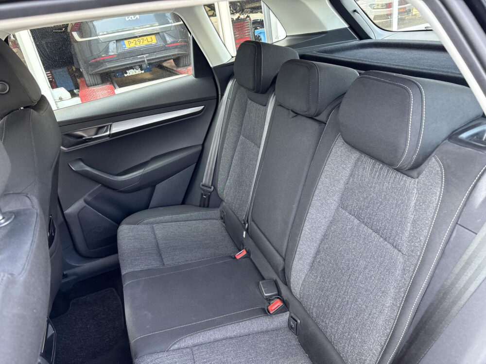 Skoda Karoq 1.5 TSI ACT Business Edition Plus Trekhaak | Dealeronderhouden | TopStaat