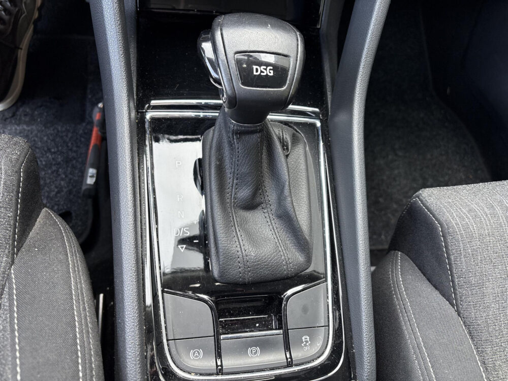 Skoda Karoq 1.5 TSI ACT Business Edition Plus Trekhaak | Dealeronderhouden | TopStaat