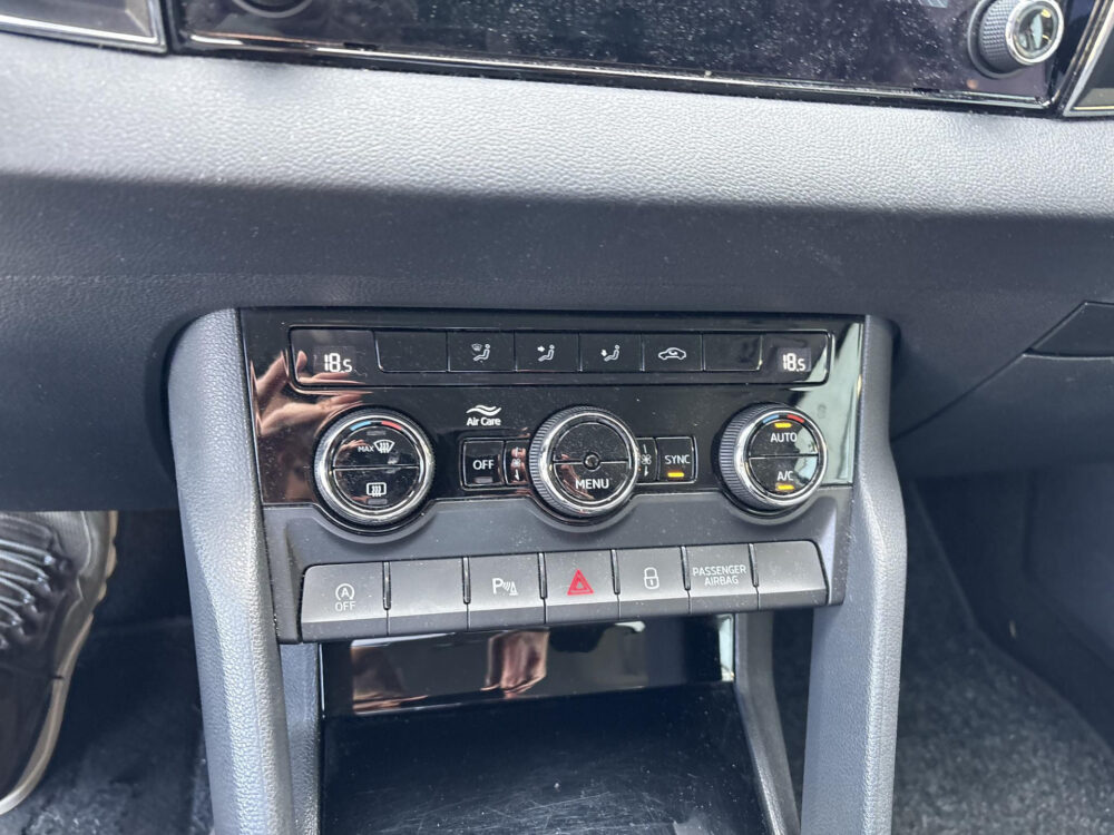 Skoda Karoq 1.5 TSI ACT Business Edition Plus Trekhaak | Dealeronderhouden | TopStaat