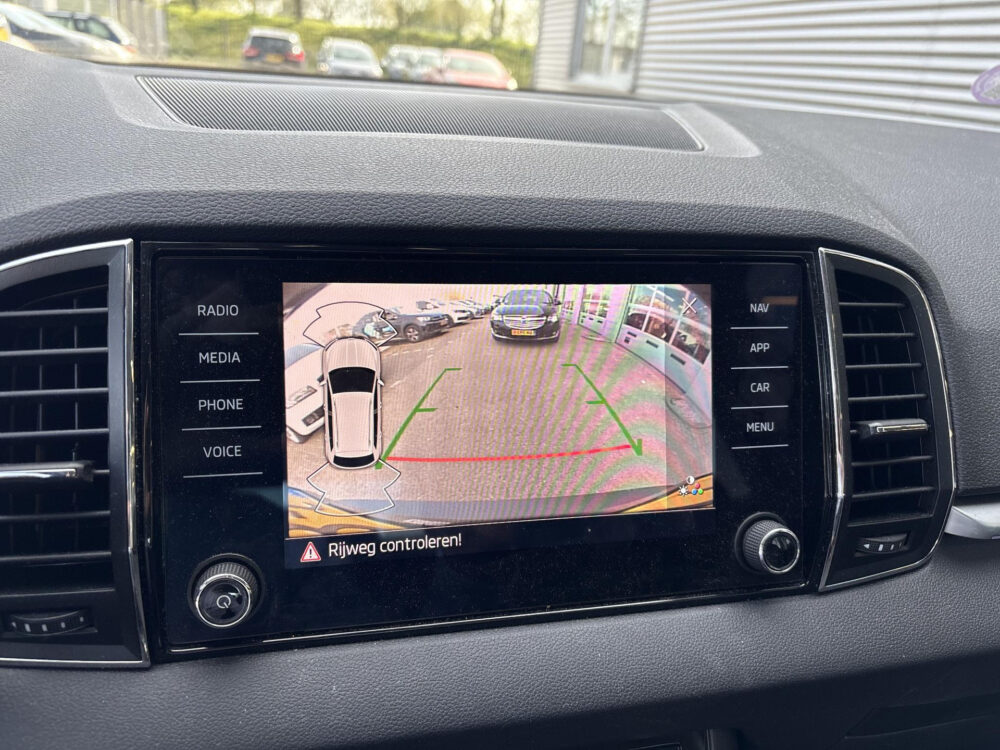 Skoda Karoq 1.5 TSI ACT Business Edition Plus Trekhaak | Dealeronderhouden | TopStaat