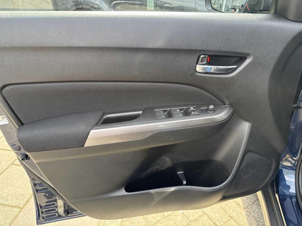 Suzuki Vitara 1.5 Hybrid Select tot 10jaar of 200.000 km Fabrieksgarantie