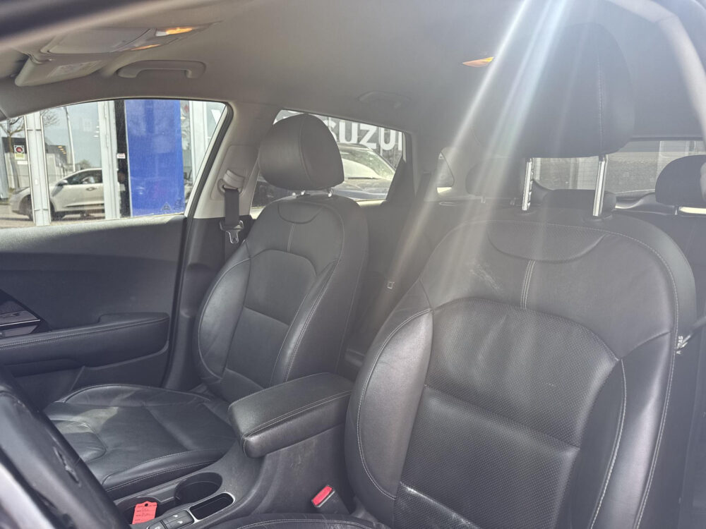 Kia Niro 1.6 GDi Hybrid BusinessLine Navigatie | Camera | Trekhaak |