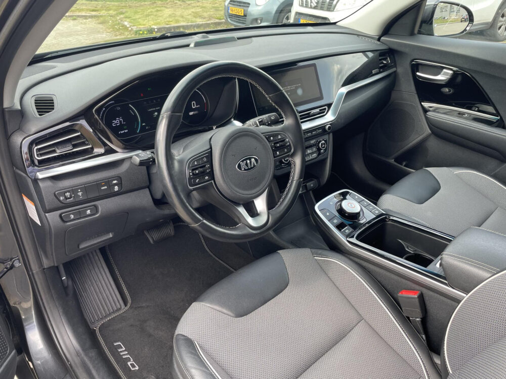 Kia e-Niro DynamicPlusLine 64 kWh | Stoelverwarming | Schuifdak |