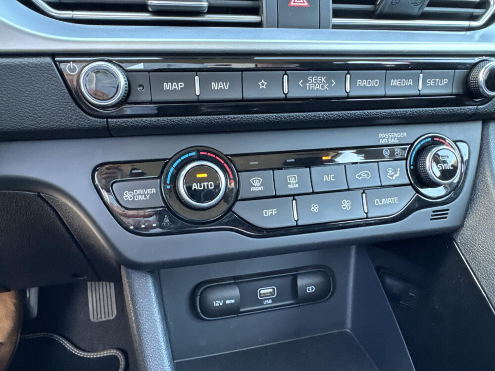 Kia Niro 1.6 GDi Hybrid DynamicLine Navigatie | Achteruitrijcamera | Trekhaak