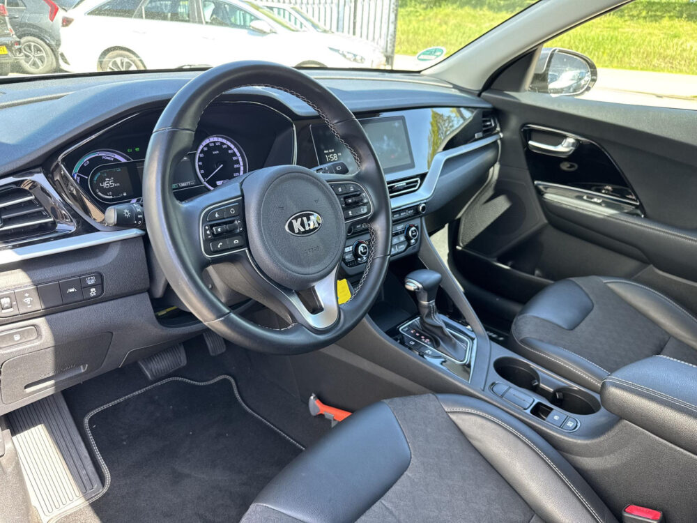 Kia Niro 1.6 GDi Hybrid DynamicLine Navigatie | Achteruitrijcamera | Trekhaak