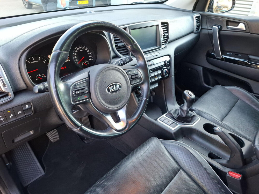 Kia Sportage 1.6 GDI ExecutiveLine | verwarmde stoelen voor/achter | airco | navigatie | cruise control | dode hoekdetectie