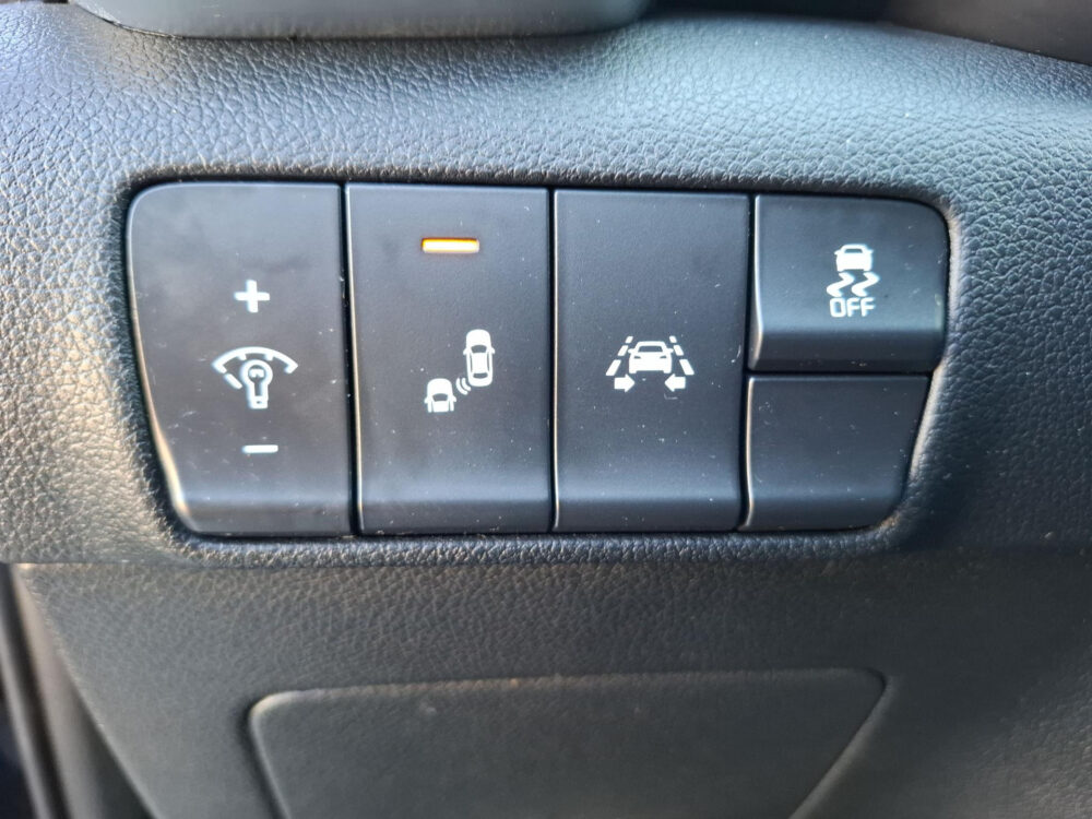 Kia Sportage 1.6 GDI ExecutiveLine | verwarmde stoelen voor/achter | airco | navigatie | cruise control | dode hoekdetectie