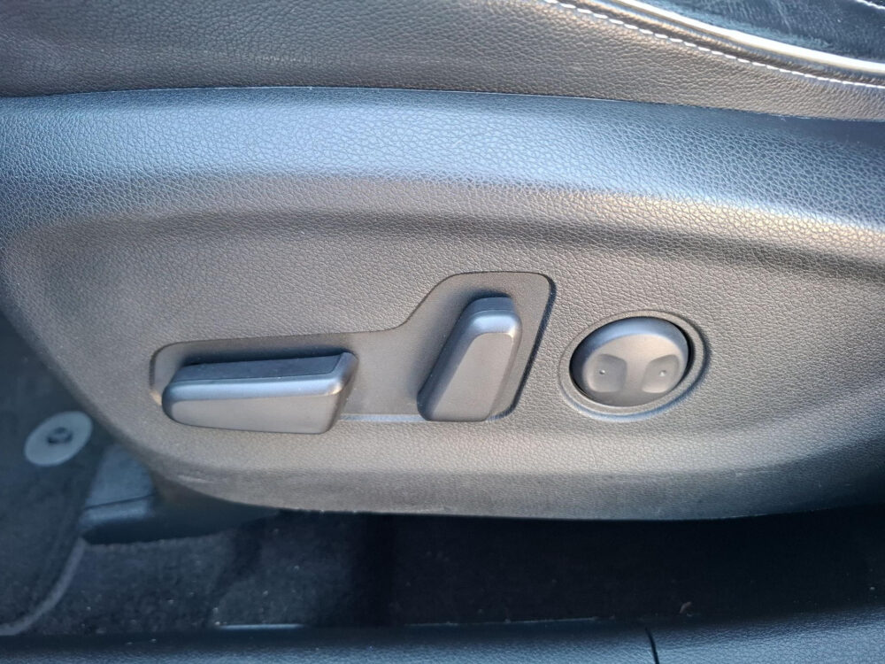 Kia Sportage 1.6 GDI ExecutiveLine | verwarmde stoelen voor/achter | airco | navigatie | cruise control | dode hoekdetectie