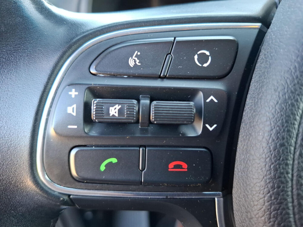 Kia Sportage 1.6 GDI ExecutiveLine | verwarmde stoelen voor/achter | airco | navigatie | cruise control | dode hoekdetectie