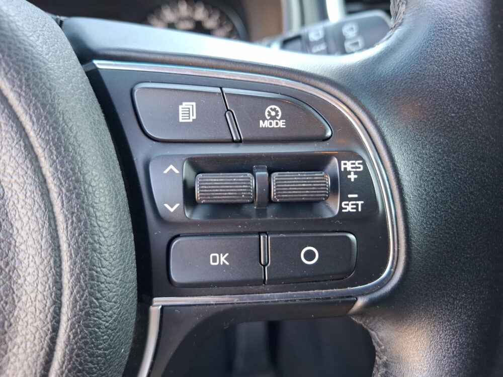Kia Sportage 1.6 GDI ExecutiveLine | verwarmde stoelen voor/achter | airco | navigatie | cruise control | dode hoekdetectie