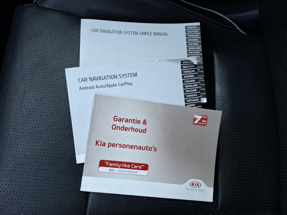 Kia Sportage 1.6 GDI ExecutiveLine | verwarmde stoelen voor/achter | airco | navigatie | cruise control | dode hoekdetectie