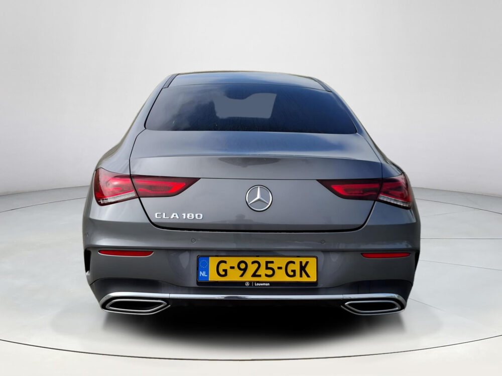 Mercedes-Benz CLA-klasse 180 Premium Plus | AMG Styling | panorama dak | digitaal dashboard | cruise control | climate control | camera