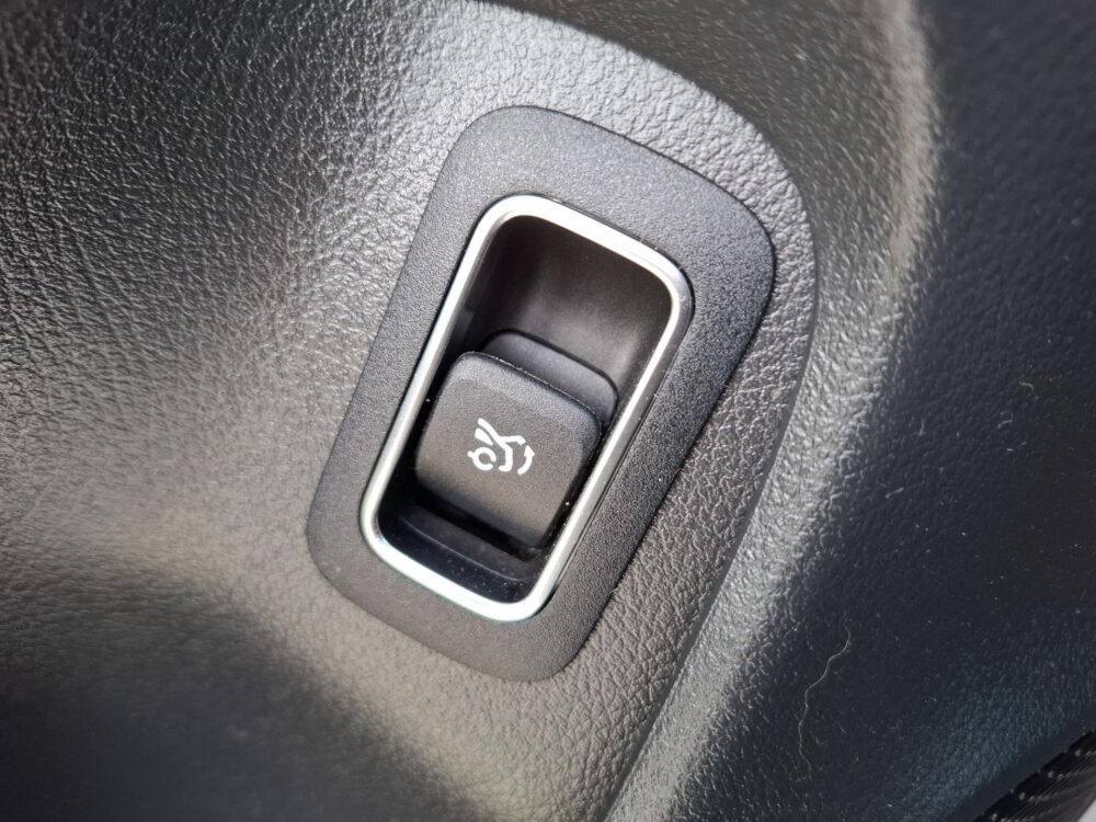 Mercedes-Benz CLA-klasse 180 Premium Plus | AMG Styling | panorama dak | digitaal dashboard | cruise control | climate control | camera