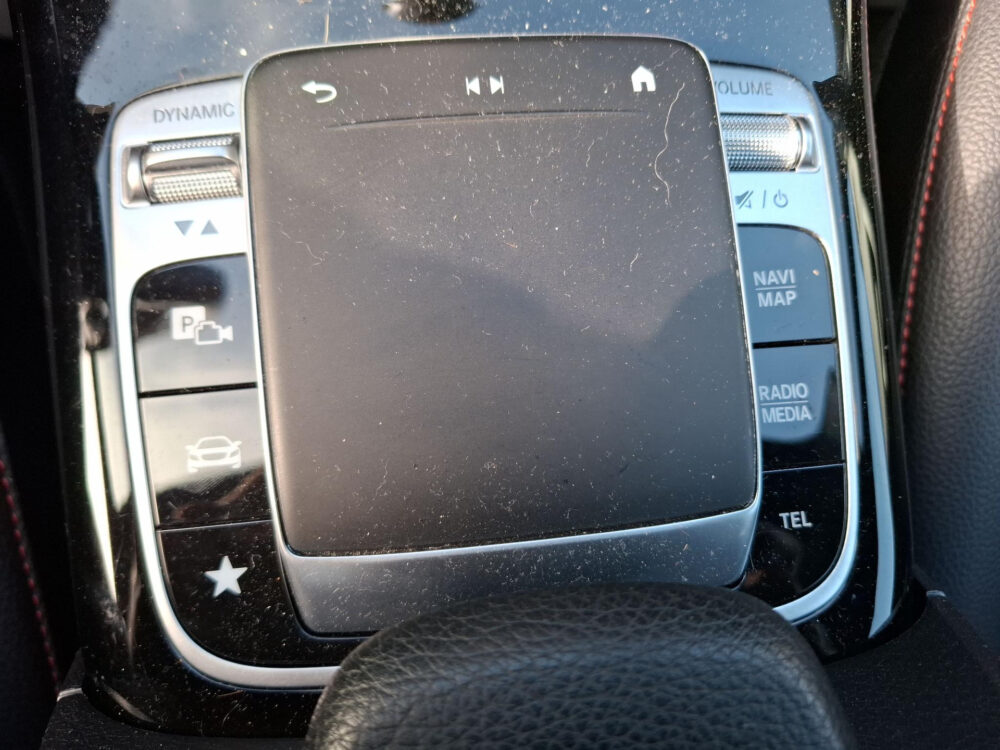 Mercedes-Benz CLA-klasse 180 Premium Plus | AMG Styling | panorama dak | digitaal dashboard | cruise control | climate control | camera