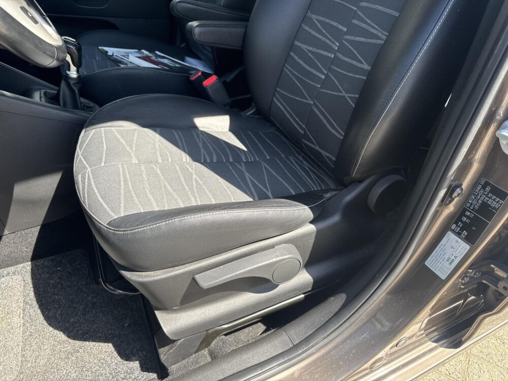 Kia Venga 1.4 CVVT DynamicPLusLine Navigatie | Trekhaak | Camera | Cruise Control | Parkeersensoren | BlueTooth
