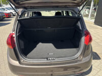 Kia Venga 1.4 CVVT DynamicPLusLine Navigatie | Trekhaak | Camera | Cruise Control | Parkeersensoren | BlueTooth
