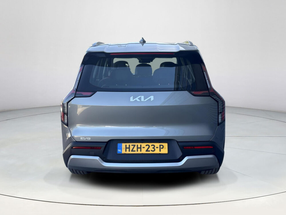 Kia EV9 First Edition 76.1 kWh |
