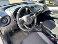 Toyota Aygo X 1.0 VVT-i MT Play tot 10 jaar Fabrieksgarantie | Achteruitrijcamera | Apple carplay |