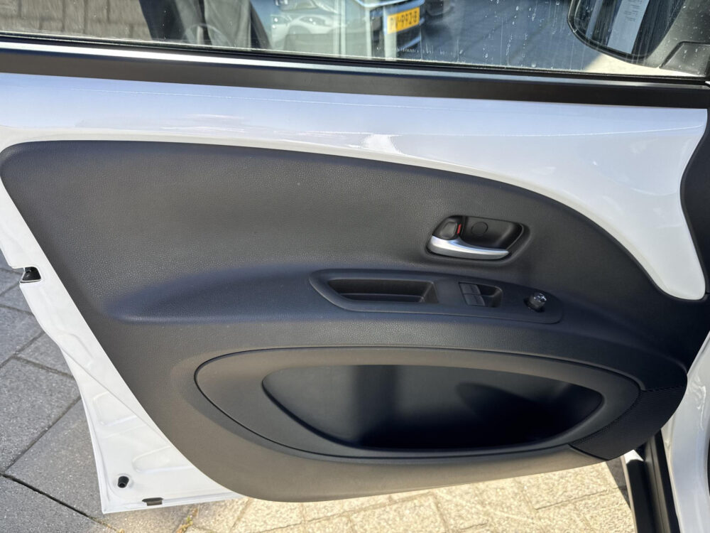 Toyota Aygo X 1.0 VVT-i MT Play tot 10 jaar Fabrieksgarantie | Achteruitrijcamera | Apple carplay |