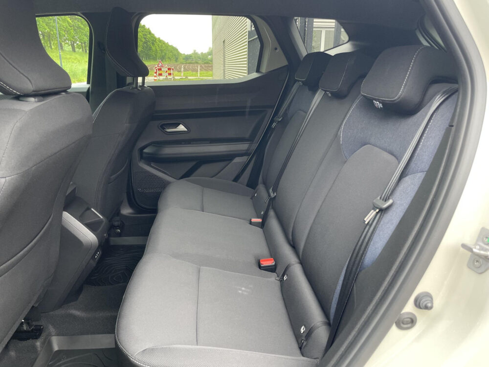 Dacia Duster 1.6 Hybrid 140 Extreme | Dodehoek detectie | Achteruitrijcamera | Applecarplay |
