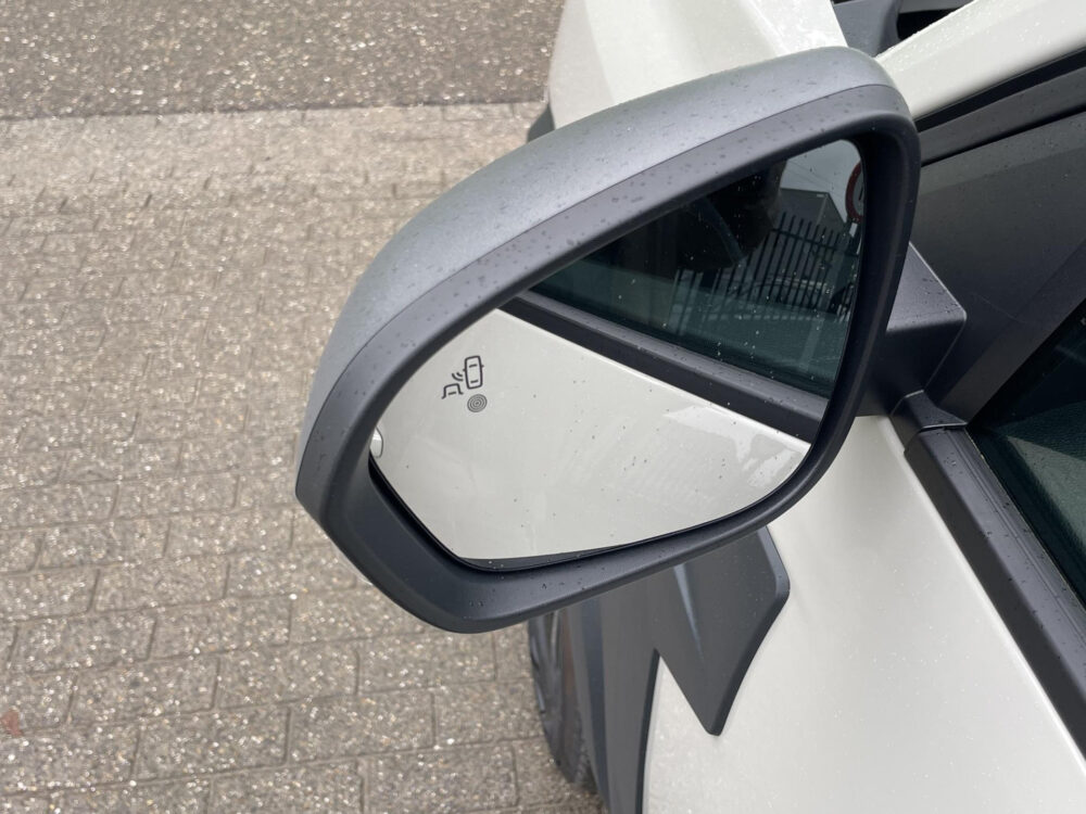 Dacia Duster 1.6 Hybrid 140 Extreme | Dodehoek detectie | Achteruitrijcamera | Applecarplay |